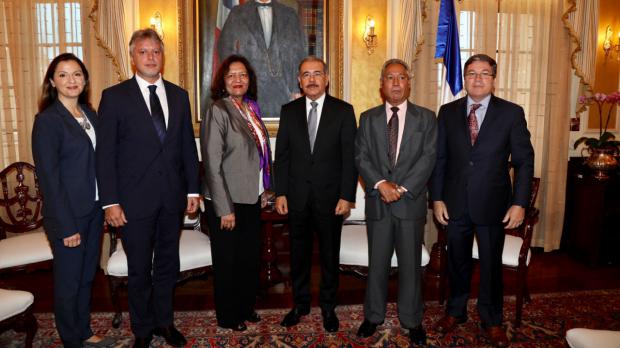 Directora Banco Mundial para el Caribe visita a Danilo Medina