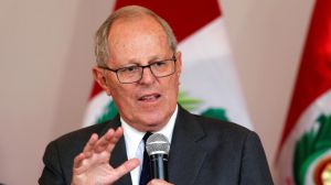 Presidente peruano suspende viaje a N.York y Vaticano por crisis de gabinete