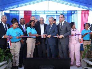 Medina inaugura politécnico de 76 millones de pesos en Los Guaricanos