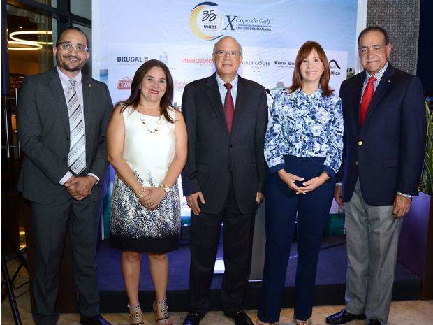 Leandro Feliz, Grace Cochón, Gustavo Batista, Nora de Castaños y Julio Amado Castaños Guzmán. 