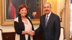 Danilo Medina recibe a directora regional de UNICEF