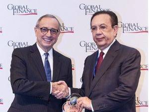 Albizu es seleccionado entre los mejores gobernadores de América Latina y el Caribe