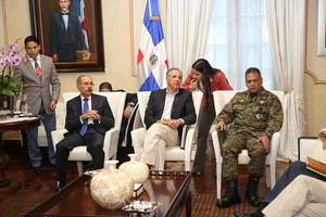 Presidente Medina convoca una reuni&#243;n para solucionar los da&#241;os de Mar&#237;a