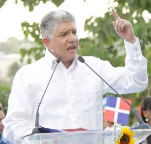 Eduardo Estrella pide al presidente Medina “ponerse los pantalones para enfrentar la corrupción”