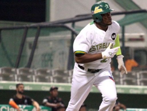 Estrellas vencen al los Gigantes del Cibao.