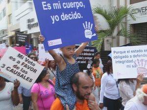 Dominicanas reclaman a legisladores despenalizar aborto en algunos supuestos
