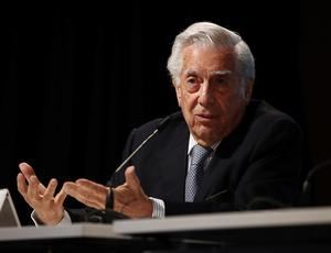 Vargas Llosa llama a los peruanos a votar por Keiko