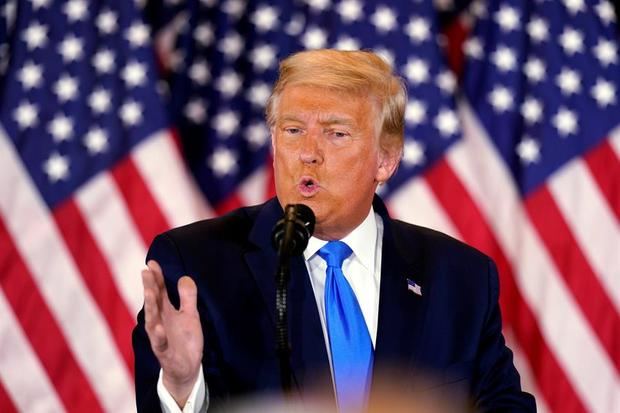 Trump denuncia fraude electoral sin aportar pruebas y exige parar el recuento