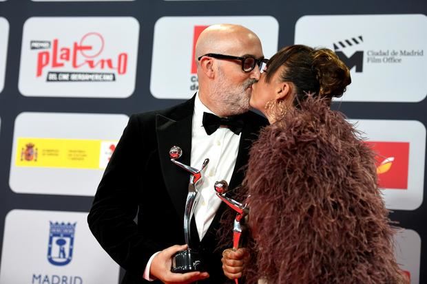 Los actores Candela Peña y Javier Cámara celebran sus premios a las Mejores Interpretaciones.