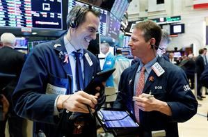 Wall Street cierra con un triple récord en el Dow Jones, S&amp;P 500 y Nasdaq