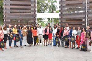  “Mujer, transfórmate y lidera”, taller de las cronistas sociales en Santiago 