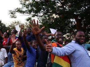 Zimbabue celebra la caída definitiva de su eterno presidente Mugabe