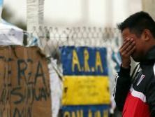 El dolor por los 44 tiñe Argentina: Lo único que quería era a mi hijo vivo