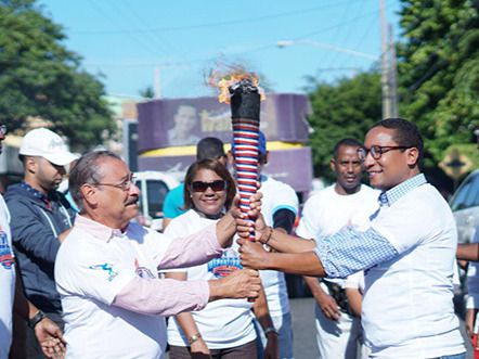 Recorrido de la antorcha de los VIII Juegos Escolares Deportivos Nacionales.