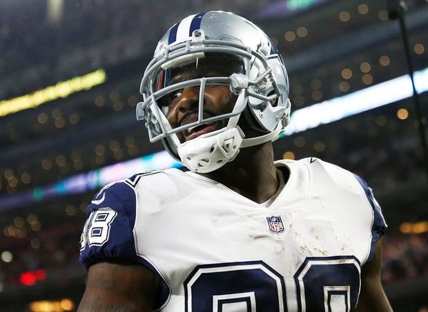 En la imagen un registro de Dez Bryant, al actuar para los Cowboys de los Dallas y quien fue anunciado este sábado en el equipo de jugadores activos de los Ravens de Baltimore.