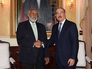 Danilo Medina recibe visita de cortesía del presidente del Colegio Médico Dominicano, Wilson Roa