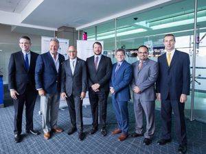 Pedro Heilbron, Presidente Ejecutivo de Copa Airlines junto a demás ejecutivos de la aerolínea.