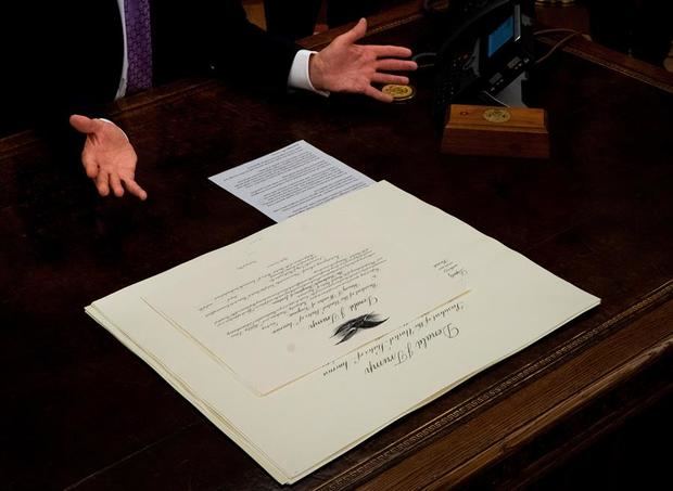 Vista del acuerdo de paz firmado entre Israel y los Emiratos Árabes Unidos y anunciado por el presidente de EE.UU., Donald J. Trump, este 13 de agosto de 2020, en la Casa Blanca. 