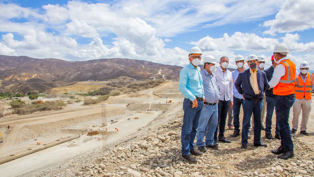 Danilo Medina realiza Visita Sorpresa a presa Monte Grande