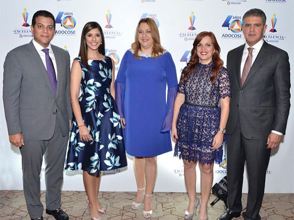 Franklin Glass, Nicole Toribio, Eloisa Muñoz, Vivian Acra y Ricardo Rizek.