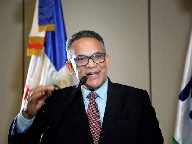 titular del Ministerio de Administración Pública (MAP), licenciado Ramón Ventura Camejo
