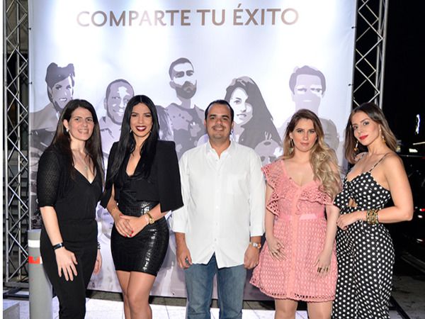 Dashiel Duran, Yubelkis Peralta, José Luis Montero, Ivana Gavrilovic y María Alejandra Guzmán.
