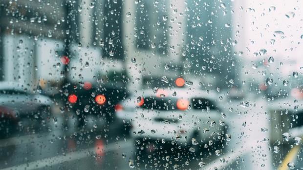 Debido a las lluvias que se han estado generando y a las que se esperan, la Oficina Nacional de Meteorología (ONAMET) mantiene una alerta meteorológica por posibles desbordamientos de ríos, arroyos y cañadas e inundaciones urbanas.