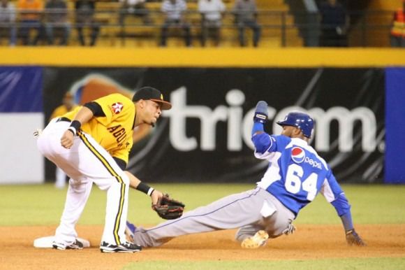 Licey mantiene su racha ganadora 