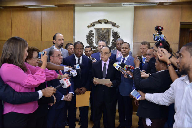 Cadet pondera condiciones de los precandidatos