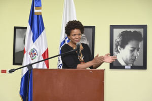 Comunicadora y escritora Marivell Contreras.