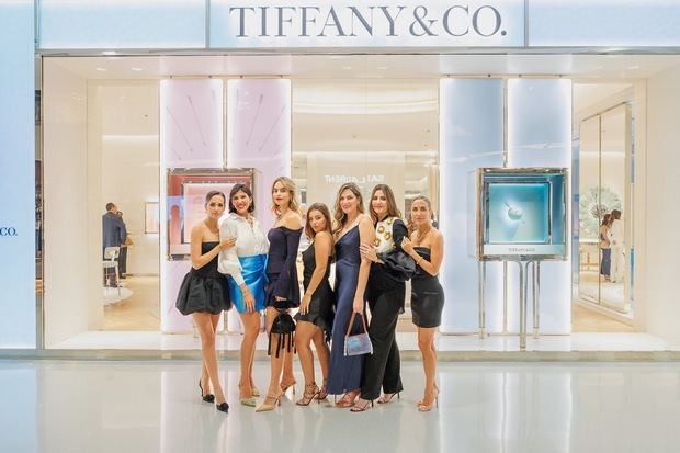 Danielle Barkhausen, Crystal Jiménez, Mónika Leschhörn, Adriana Torrón, Michèle Jiménez, Lía Pellerano y Verónica Varela.