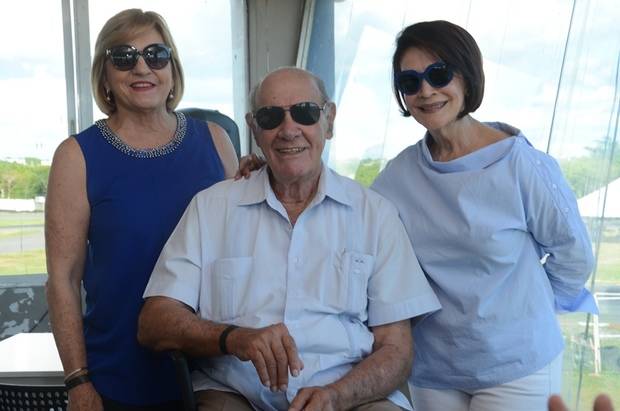 Filomena de Robles, Horacio Álvarez y Marianela Arredondo.