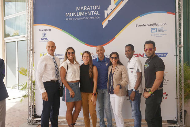 Corredores y corredoras que participarán en la sexta versión de la maratón. 
