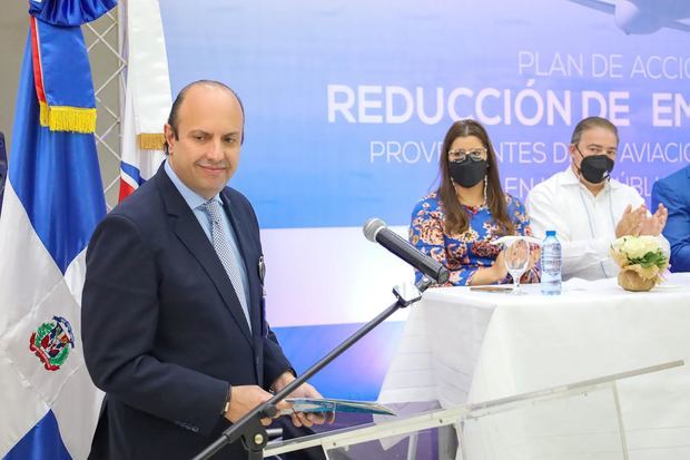 Román E. Caamaño, director general del IDAC, durante el lanzamiento del Plan de Acción de Reducción de Emisiones CO2. 