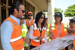 Directora INTRANT inspecciona avances terminal transporte de Boca Chica