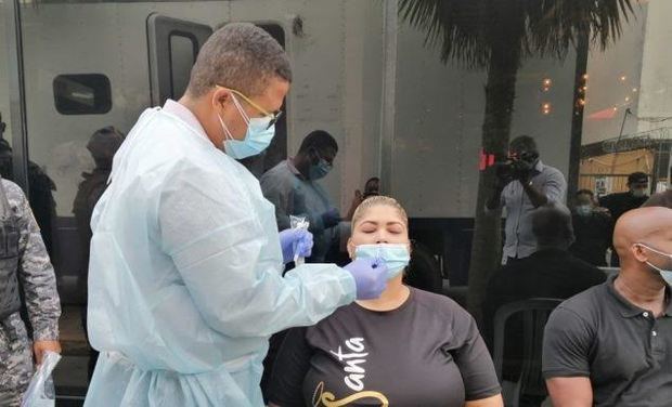 Continúa a la baja casos de Covid-19 en la República Dominicana
