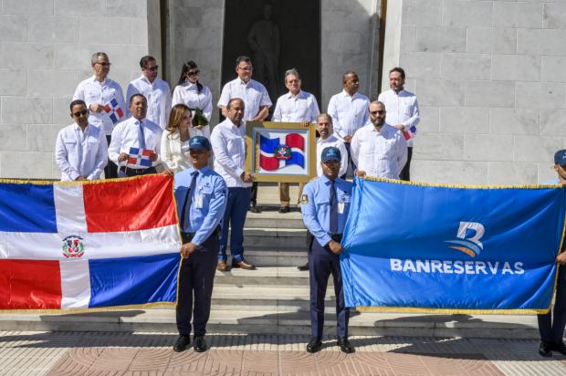 Banreservas rinde homenaje a los héroes de la patria