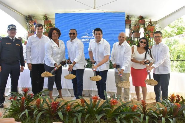 MITUR inicia reconstrucción vía de acceso a la Playa Macao, en Verón, Punta Cana.