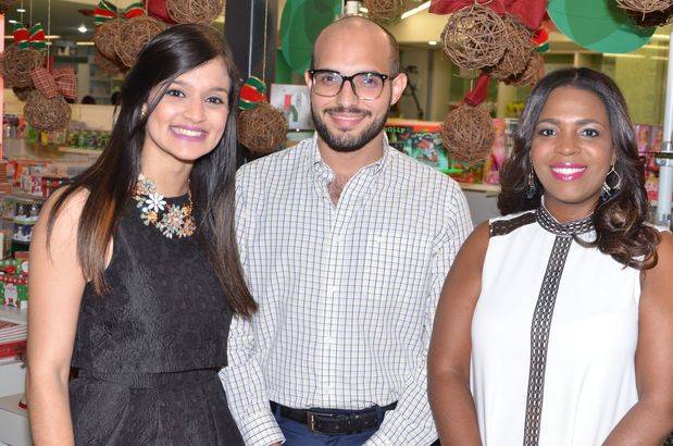 Johanna Henríquez, Gregory de la Cruz y Marleni Carrión.