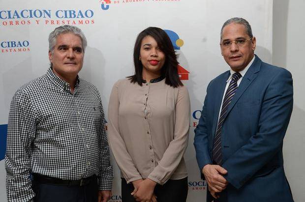 Abel Colon, Estefany Acosta y Miguel Almànzar.