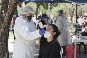 Siguen aumentando los contagios y los preparativos para peores escenarios