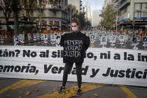 "Presente", el eco que reclama justicia por los desaparecidos en Uruguay