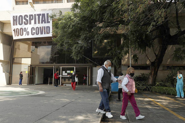 Las autoridades sanitarias reconocen que, con base en las actas de defunción, la pandemia rondaría los 400.000 fallecidos en el país y estiman que México acumula en realidad 3.637.953 casos de contagio.