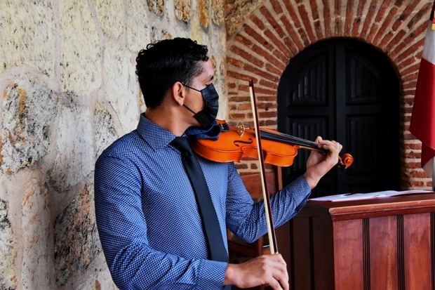 Museo Alcázar de Colón reúne a destacados poetas dominicanos en ‘Un encuentro poético en el Alcázar’.