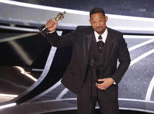 Fotografía de archivo del 27 de marzo de 2022 que muestra al actor estadounidense Will Smith durante su discurso después de ganar el Oscar al Mejor Actor por 'King Richard' en la 94ª ceremonia anual de los Premios de la Academia, en el Dolby Theatre de Hollywood, Los Ángeles, California, Estados Unidos.