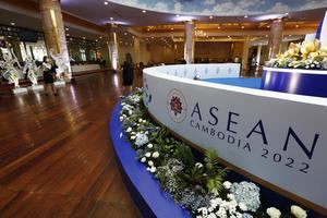 Los mandatarios de la Asociación de Naciones del Sudeste Asiático (ASEAN) iniciaron este viernes en Nom Pen una cumbre de tres días que incluirá la participación de líderes mundiales como el presidente estadounidense, Joe Biden.