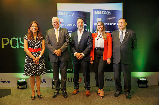 Carmen Julia Ángeles, Victor Virgilio Méndez, Fabio Báez, Mónica Ceballos y Lionel Senior.