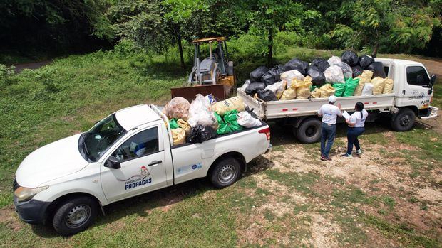 La iniciativa se enmarca en la conmemoración del Día Internacional de Limpieza de Playas y Riberas de Ríos.