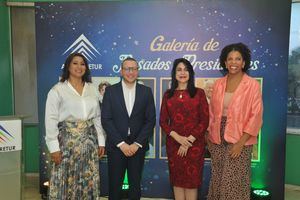 Adompretur inaugura Galería de Pasados Presidentes