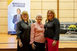 Vilma Villanueva, Madelaine Melo y Madelaine Villanueva.